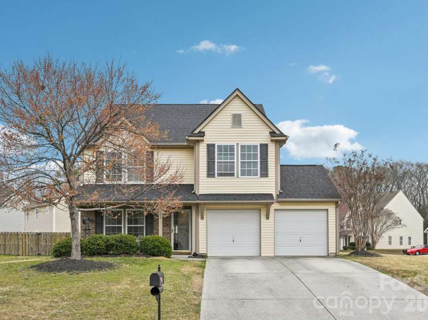 104 Emily Crest Lane, Rock Hill, SC 29730.  MLS# CAR4353293, YatesRealty ID 17130. 