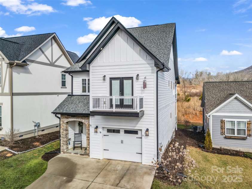 16 Tudor Way, Black Mountain, NC 28711.  MLS# CAR4183920, YatesRealty ID 17130. 