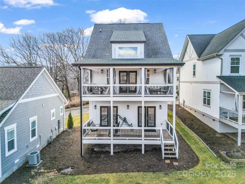 16 Tudor Way, Black Mountain, NC 28711.  MLS# CAR4183920, YatesRealty ID 17130. 