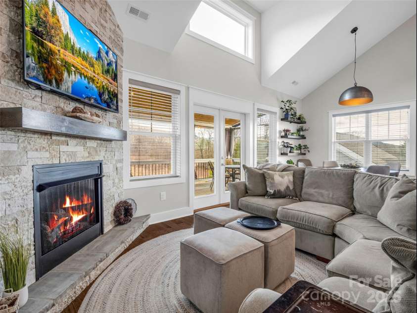 16 Tudor Way, Black Mountain, NC 28711.  MLS# CAR4183920, YatesRealty ID 17130. 