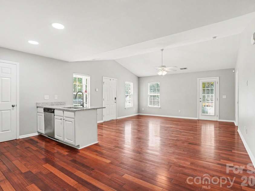 10012 Rockwood Road, Charlotte, NC 28215.  MLS# CAR4374517, YatesRealty ID 17131. 