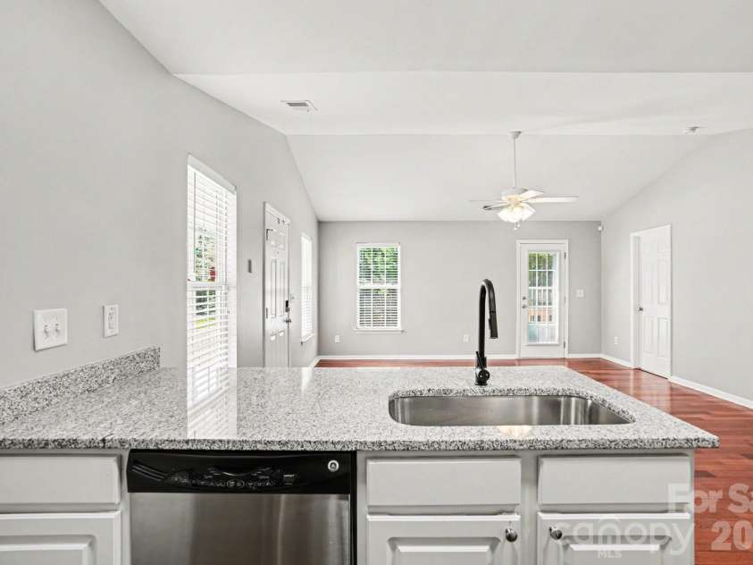 10012 Rockwood Road, Charlotte, NC 28215.  MLS# CAR4374517, YatesRealty ID 17131. 