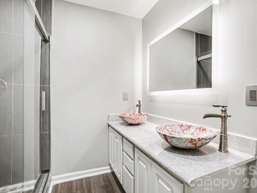 10012 Rockwood Road, Charlotte, NC 28215.  MLS# CAR4374517, YatesRealty ID 17131. 
