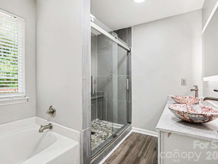 10012 Rockwood Road, Charlotte, NC 28215.  MLS# CAR4374517, YatesRealty ID 17131. 