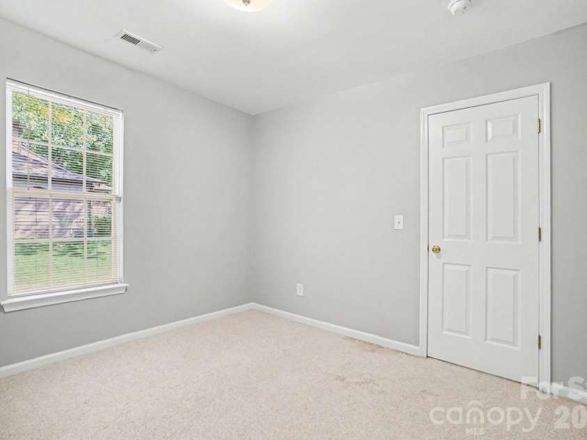 10012 Rockwood Road, Charlotte, NC 28215.  MLS# CAR4374517, YatesRealty ID 17131. 
