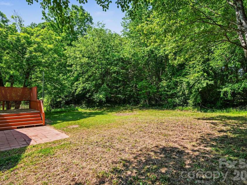 10012 Rockwood Road, Charlotte, NC 28215.  MLS# CAR4374517, YatesRealty ID 17131. 