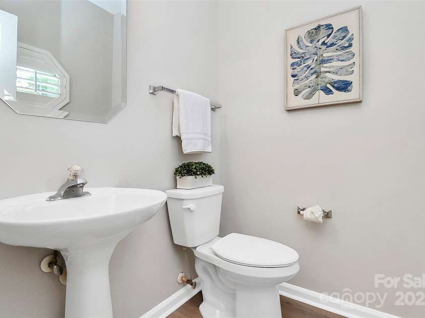 101 Creekside Drive, Fort Mill, SC 29715.  MLS# CAR4255323, YatesRealty ID 17132. 