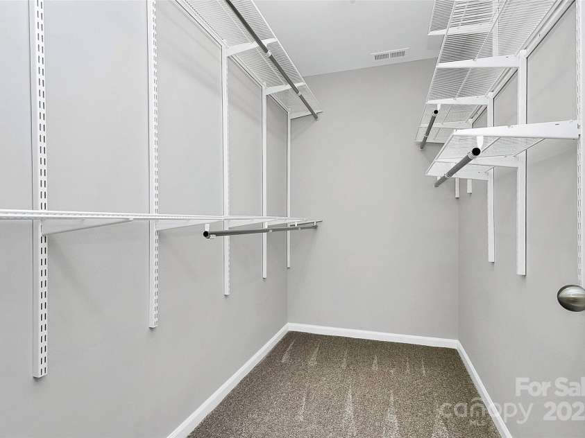 101 Creekside Drive, Fort Mill, SC 29715.  MLS# CAR4255323, YatesRealty ID 17132. 