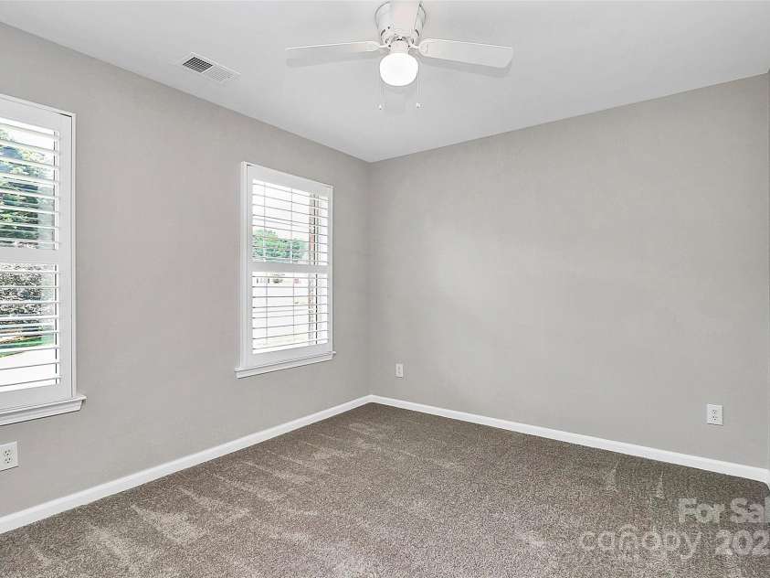 101 Creekside Drive, Fort Mill, SC 29715.  MLS# CAR4255323, YatesRealty ID 17132. 