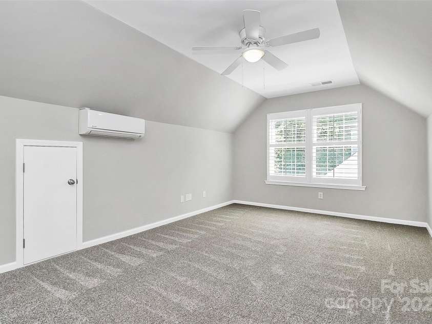 101 Creekside Drive, Fort Mill, SC 29715.  MLS# CAR4255323, YatesRealty ID 17132. 