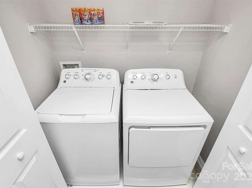 101 Creekside Drive, Fort Mill, SC 29715.  MLS# CAR4255323, YatesRealty ID 17132. 