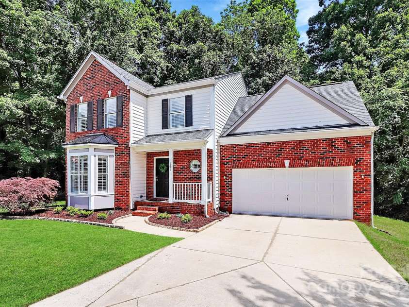 101 Creekside Drive, Fort Mill, SC 29715.  MLS# CAR4255323, YatesRealty ID 17132. 