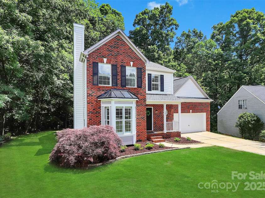 101 Creekside Drive, Fort Mill, SC 29715.  MLS# CAR4255323, YatesRealty ID 17132. 