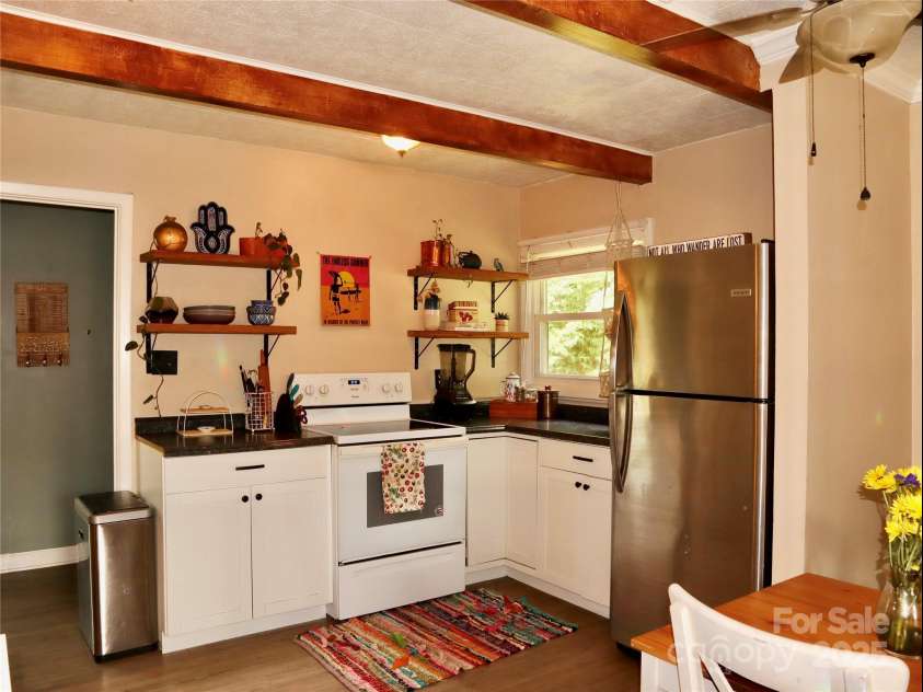 1 Fullam Drive, Arden, NC 28704.  MLS# CAR4263674, YatesRealty ID 17133. Kitchen
