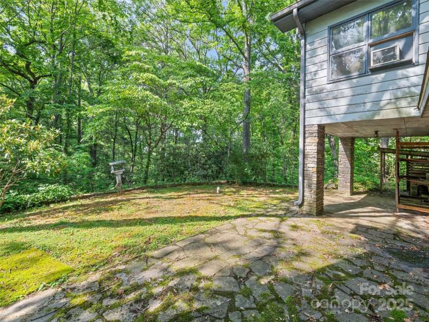 88 Laurel Loop, Maggie Valley, NC 28751.  MLS# CAR4272495, YatesRealty ID 17133. 
