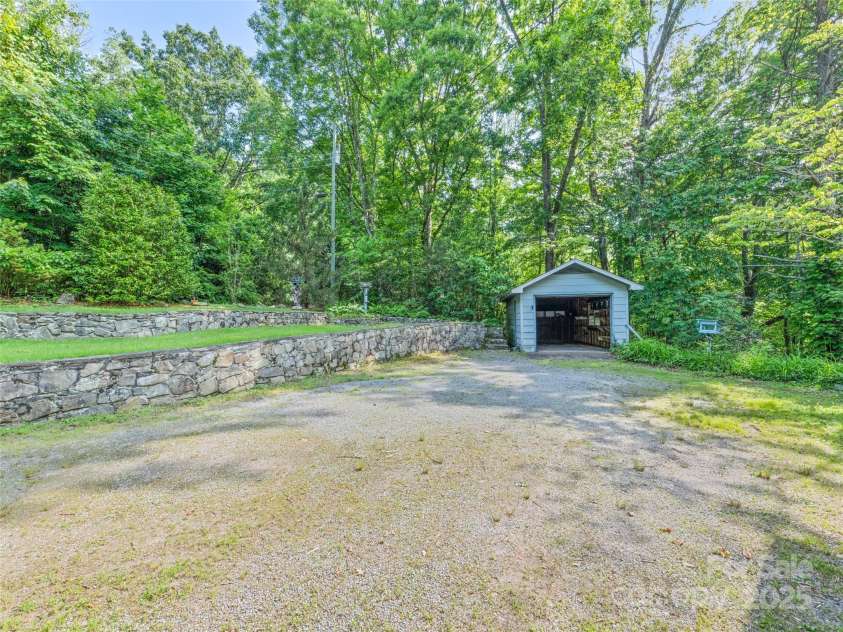 88 Laurel Loop, Maggie Valley, NC 28751.  MLS# CAR4272495, YatesRealty ID 17133. 