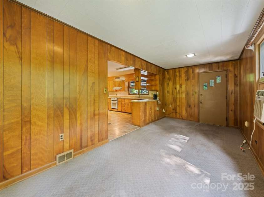 88 Laurel Loop, Maggie Valley, NC 28751.  MLS# CAR4272495, YatesRealty ID 17133. 