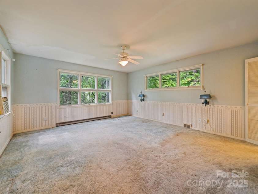 88 Laurel Loop, Maggie Valley, NC 28751.  MLS# CAR4272495, YatesRealty ID 17133. 