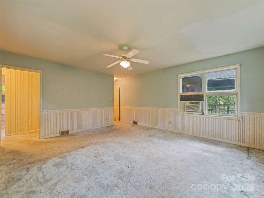 88 Laurel Loop, Maggie Valley, NC 28751.  MLS# CAR4272495, YatesRealty ID 17133. 