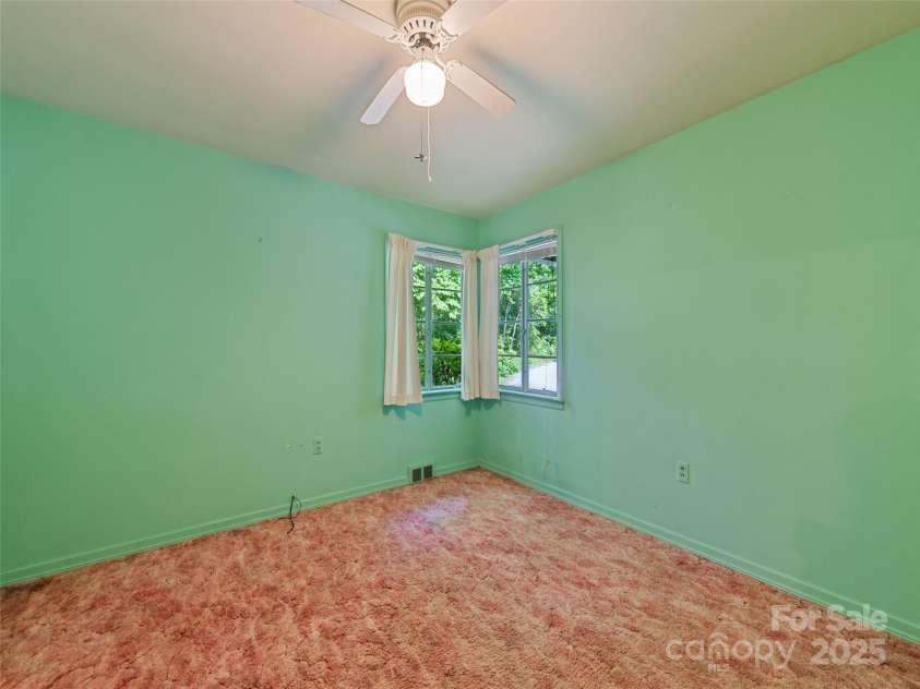 88 Laurel Loop, Maggie Valley, NC 28751.  MLS# CAR4272495, YatesRealty ID 17133. 
