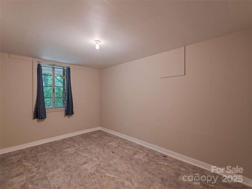88 Laurel Loop, Maggie Valley, NC 28751.  MLS# CAR4272495, YatesRealty ID 17133. 