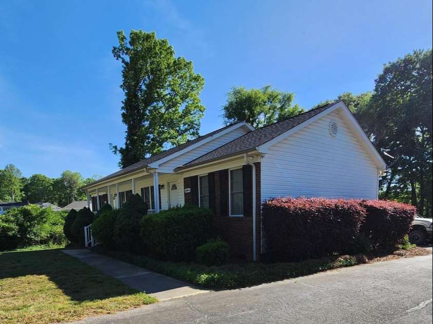 1020 Rosewood Drive, Dallas, NC 28034.  MLS# CAR4376495, YatesRealty ID 17134. 