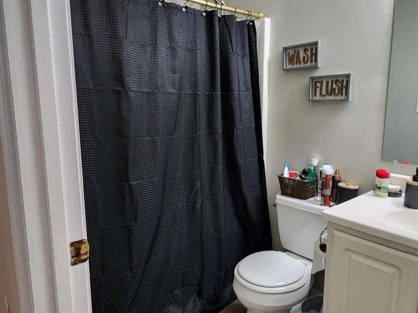 1020 Rosewood Drive, Dallas, NC 28034.  MLS# CAR4376495, YatesRealty ID 17134. Bathroom Unit A