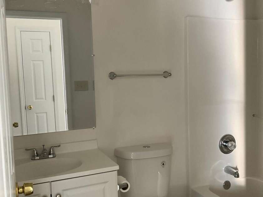 1020 Rosewood Drive, Dallas, NC 28034.  MLS# CAR4376495, YatesRealty ID 17134. Bathroom Unit B