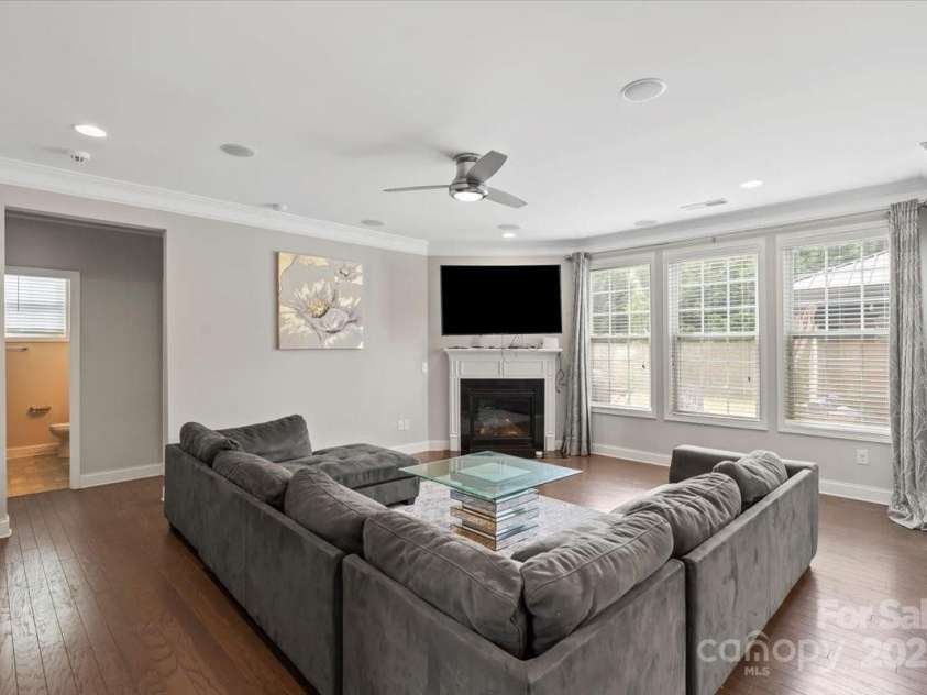 8347 Dallas Bay Road, Charlotte, NC 28278.  MLS# CAR4257811, YatesRealty ID 17134. 