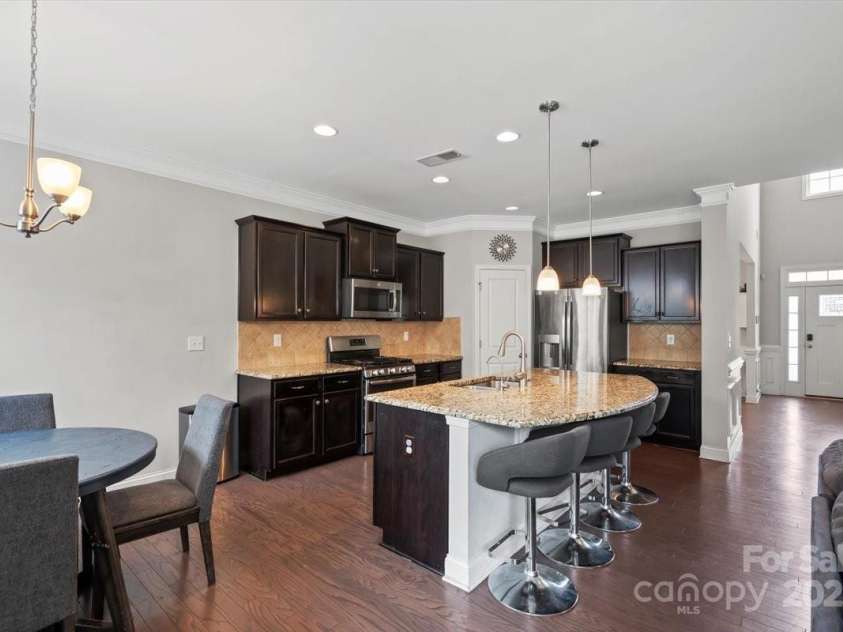 8347 Dallas Bay Road, Charlotte, NC 28278.  MLS# CAR4257811, YatesRealty ID 17134. 