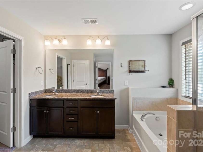 8347 Dallas Bay Road, Charlotte, NC 28278.  MLS# CAR4257811, YatesRealty ID 17134. 