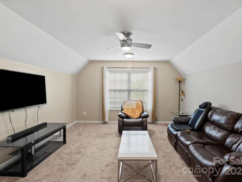8347 Dallas Bay Road, Charlotte, NC 28278.  MLS# CAR4257811, YatesRealty ID 17134. 