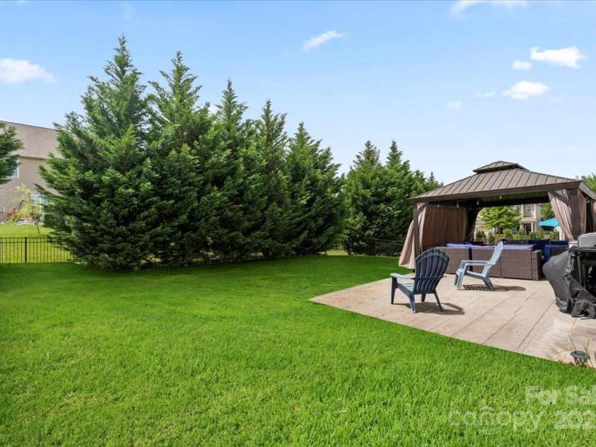 8347 Dallas Bay Road, Charlotte, NC 28278.  MLS# CAR4257811, YatesRealty ID 17134. 