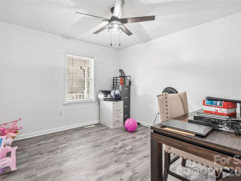 103 Starmount Drive, Kings Mountain, NC 28086.  MLS# CAR4349597, YatesRealty ID 17135. 3rd Bedroom