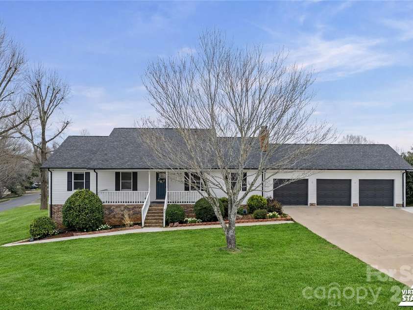 103 Starmount Drive, Kings Mountain, NC 28086.  MLS# CAR4349597, YatesRealty ID 17135. 