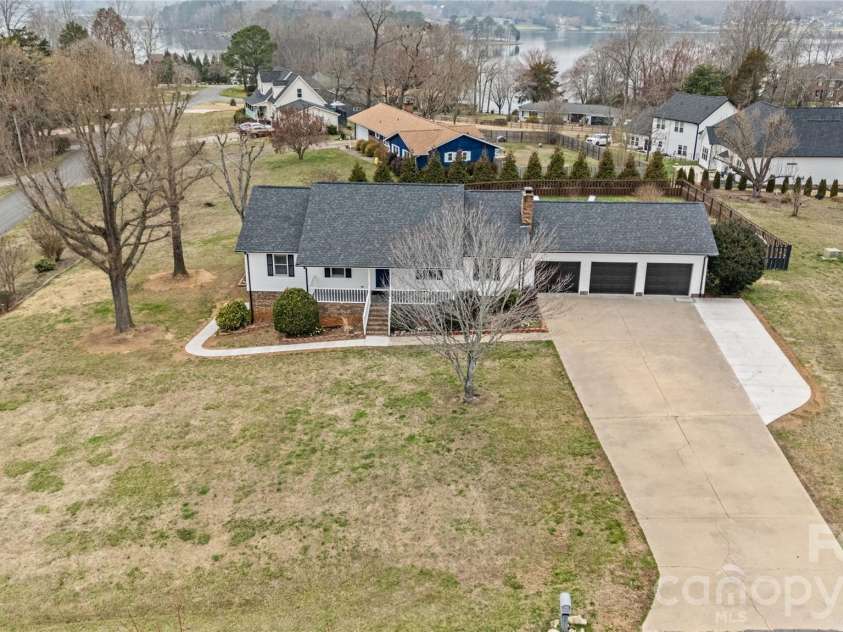 103 Starmount Drive, Kings Mountain, NC 28086.  MLS# CAR4349597, YatesRealty ID 17135. 