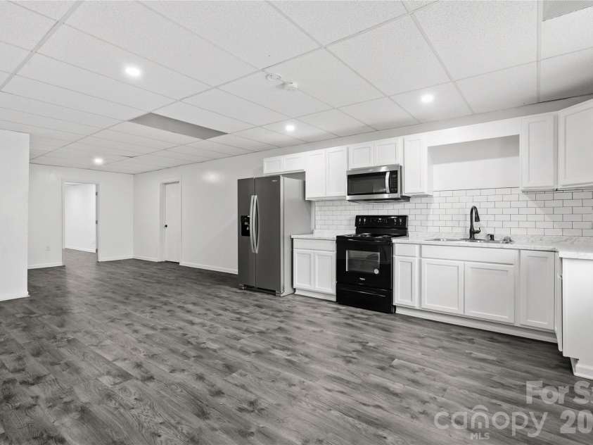 103 Starmount Drive, Kings Mountain, NC 28086.  MLS# CAR4349597, YatesRealty ID 17135. Basement Kitchen