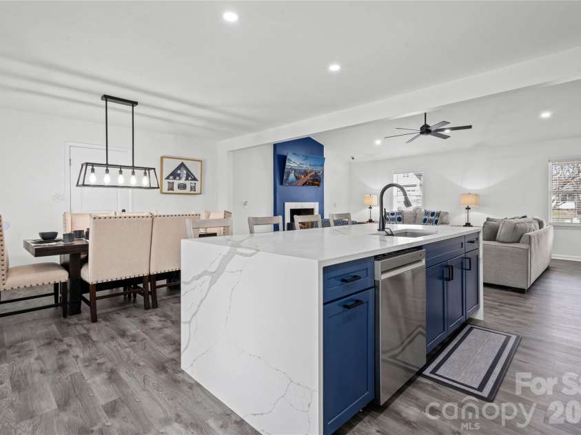 103 Starmount Drive, Kings Mountain, NC 28086.  MLS# CAR4349597, YatesRealty ID 17135. Kitchen