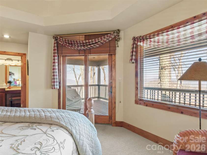456 Spring House Drive, Burnsville, NC 28714.  MLS# CAR4375351, YatesRealty ID 17136. 
