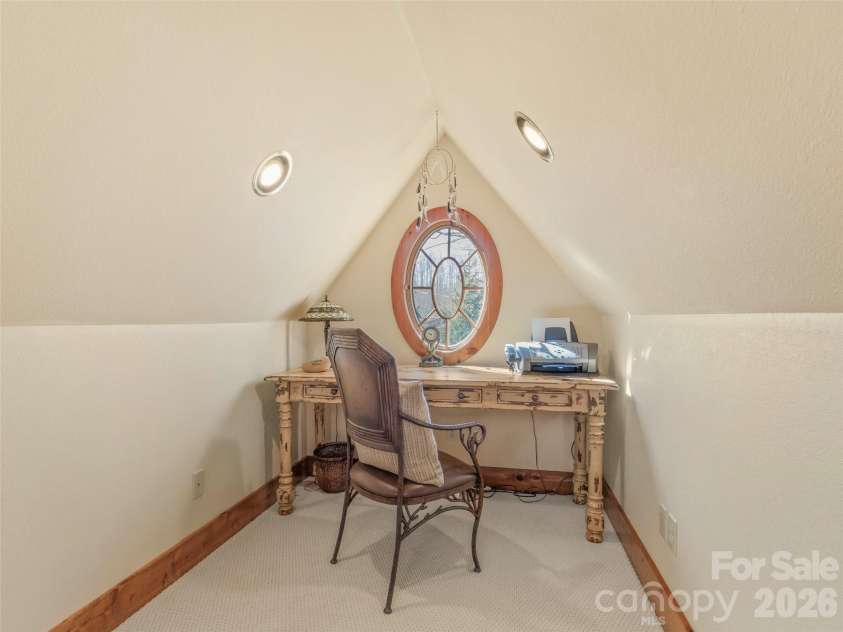 456 Spring House Drive, Burnsville, NC 28714.  MLS# CAR4375351, YatesRealty ID 17136. 
