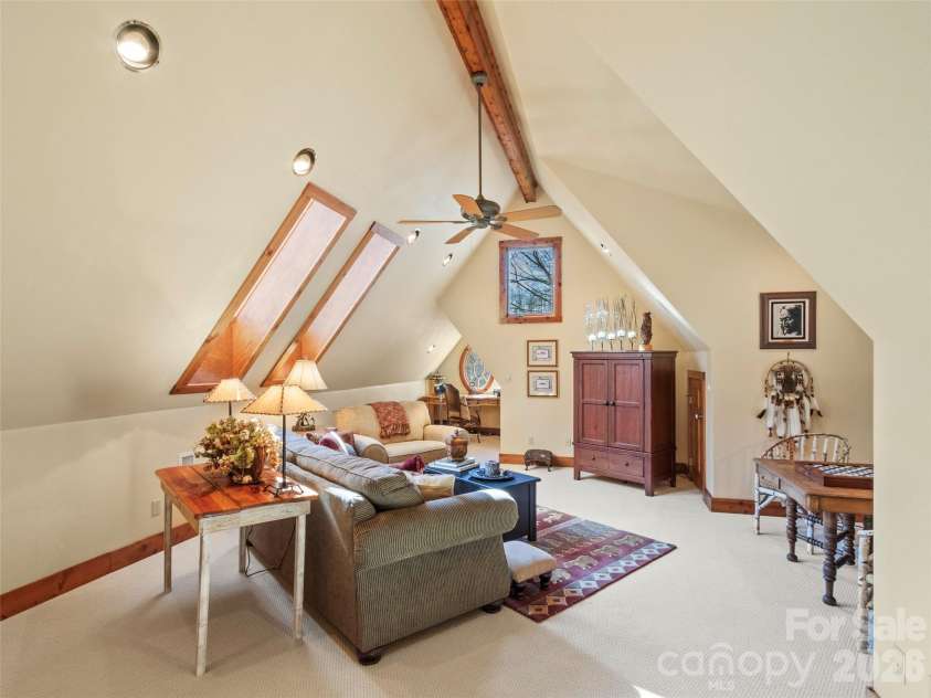 456 Spring House Drive, Burnsville, NC 28714.  MLS# CAR4375351, YatesRealty ID 17136. 
