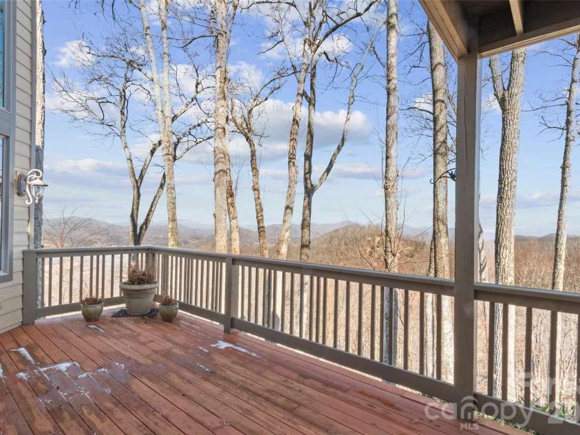 456 Spring House Drive, Burnsville, NC 28714.  MLS# CAR4375351, YatesRealty ID 17136. 