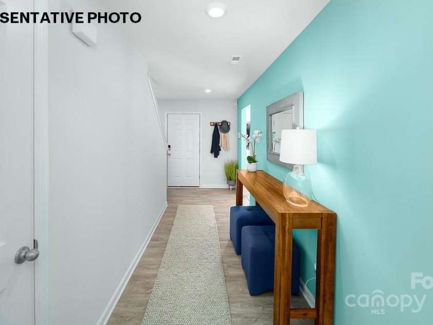 1018 Hostler Lane, York, SC 29745.  MLS# CAR4212008, YatesRealty ID 17137. Foyer