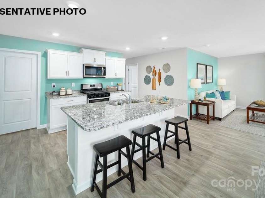 1018 Hostler Lane, York, SC 29745.  MLS# CAR4212008, YatesRealty ID 17137. Kitchen