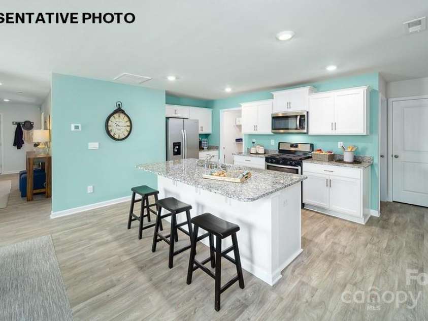 1018 Hostler Lane, York, SC 29745.  MLS# CAR4212008, YatesRealty ID 17137. Kitchen