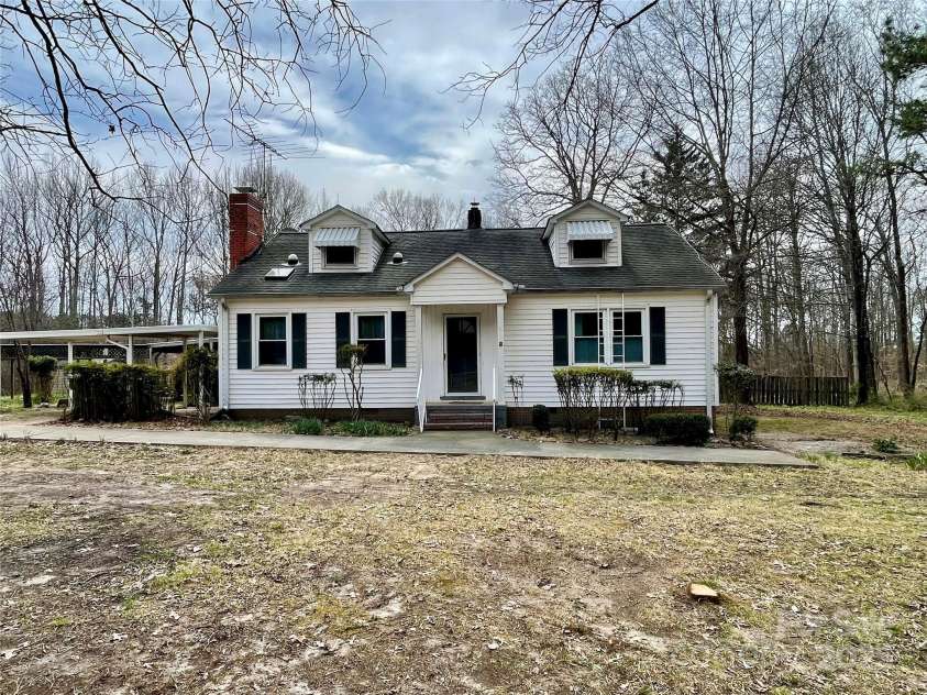 10516 Hambright Road, Huntersville, NC 28078.  MLS# CAR4234439, YatesRealty ID 17138. 