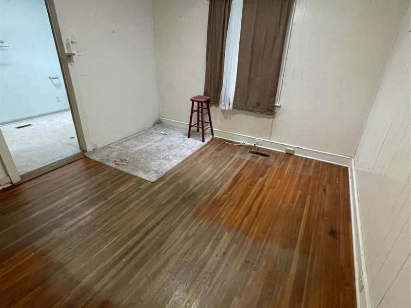 10516 Hambright Road, Huntersville, NC 28078.  MLS# CAR4234439, YatesRealty ID 17138. 