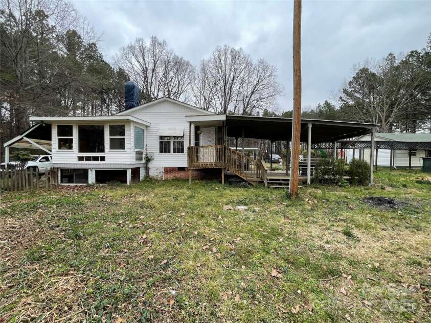 10516 Hambright Road, Huntersville, NC 28078.  MLS# CAR4234439, YatesRealty ID 17138. 