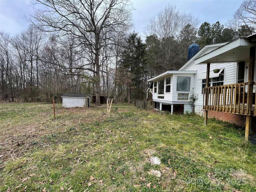 10516 Hambright Road, Huntersville, NC 28078.  MLS# CAR4234439, YatesRealty ID 17138. 