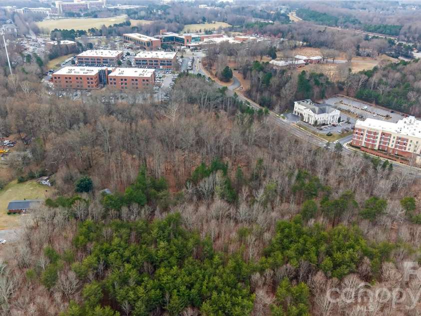 169 Crossrail Road, Mooresville, NC 28115.  MLS# CAR4360742, YatesRealty ID 17138. 